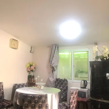 Silver Room Guest House Very Close Bangkok Hospital Exterior photo