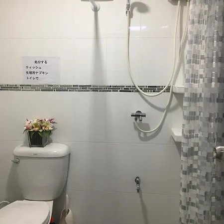 Silver Room Guest House Very Close Bangkok Hospital Exterior photo